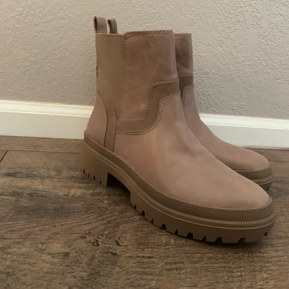 Lucky Boots size 9 brand new - Picture 2 of 2